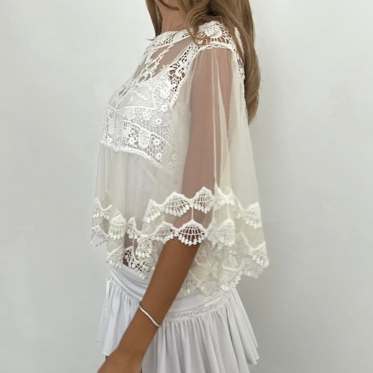 Vintage 00s white boho lace top