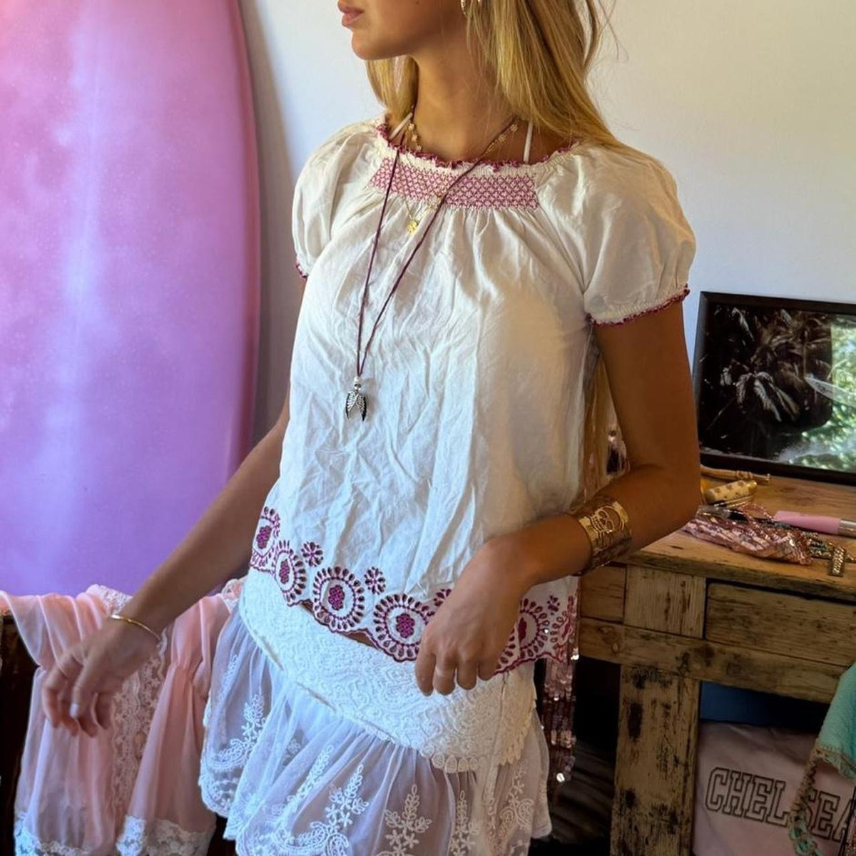 Vintage 00s boho white and pink top