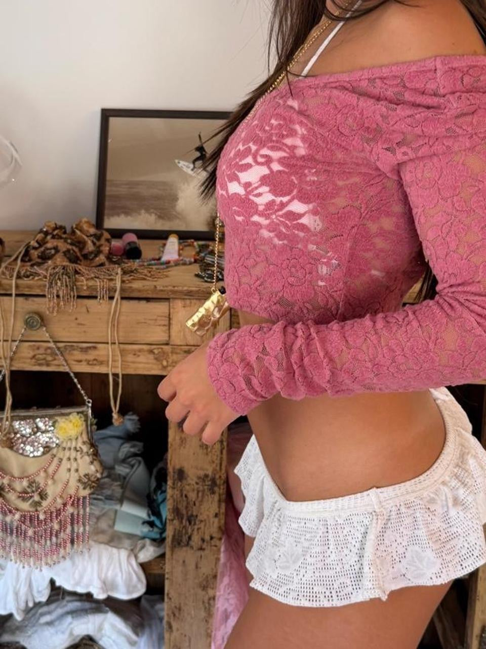 Vintage 00s pink cropped long sleeve lace top