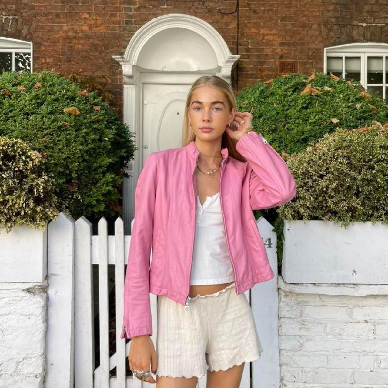 Vintage early 2000s pink leather jacket 🎀