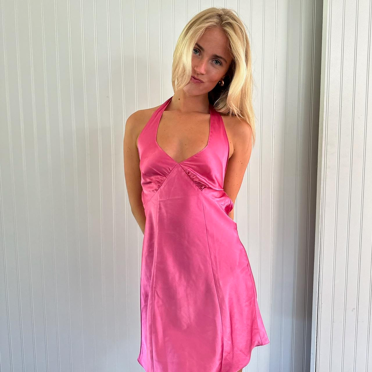 Vintage 90’s pink halter neck dress 🎀