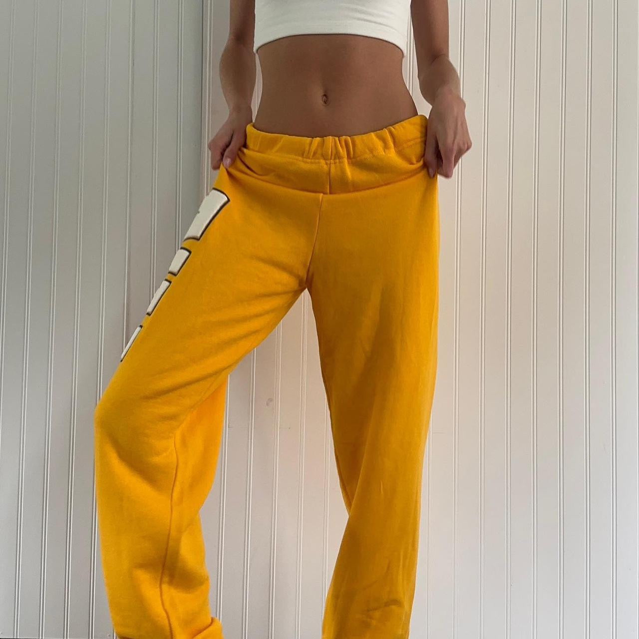 Vintage true 90s New York sweatpants 💛