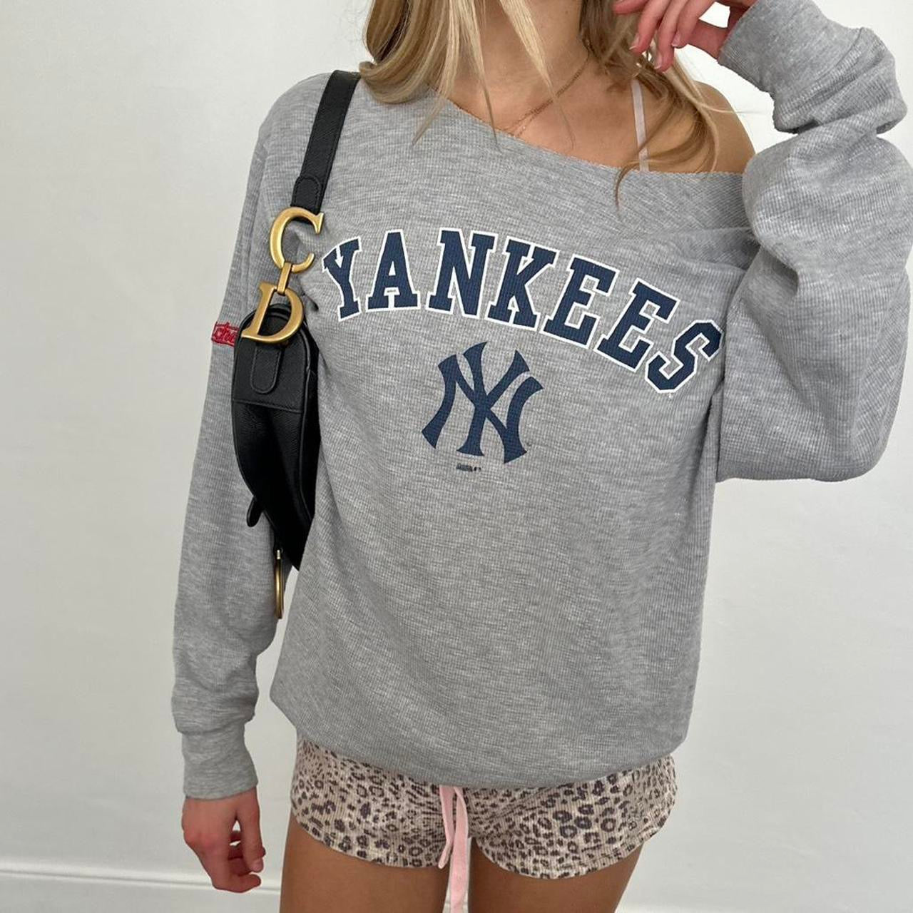 Vintage New York Yankees baseball long sleeve grey top