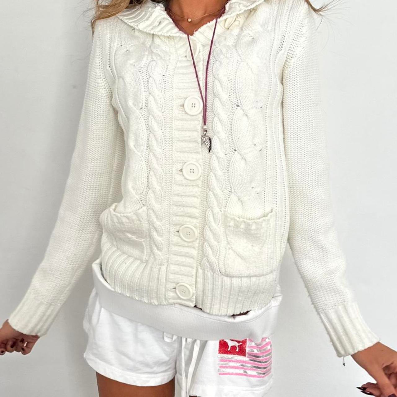 Vintage 90’s knitted white cardigan sweater