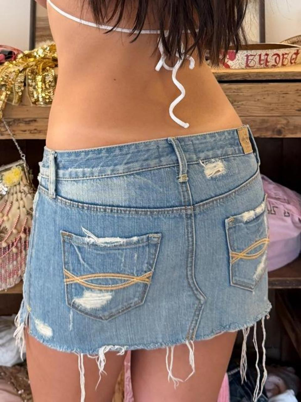Vintage 2000’s Abercrombie & Fitch denim mini skirt