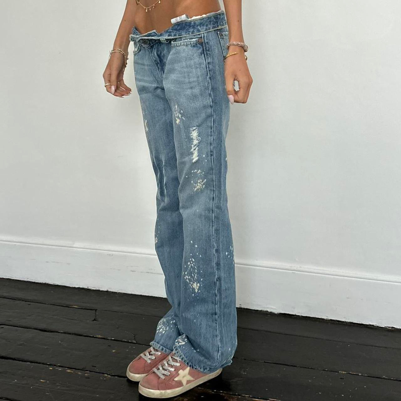 Vintage 2000’s low waist blue distressed jeans