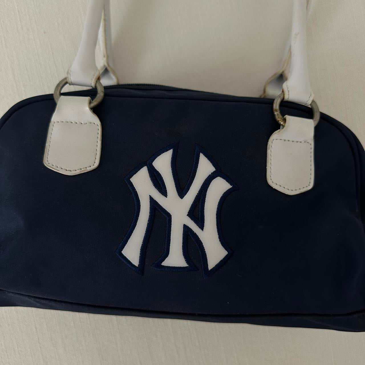 Vintage 90’s New York Yankees navy bag