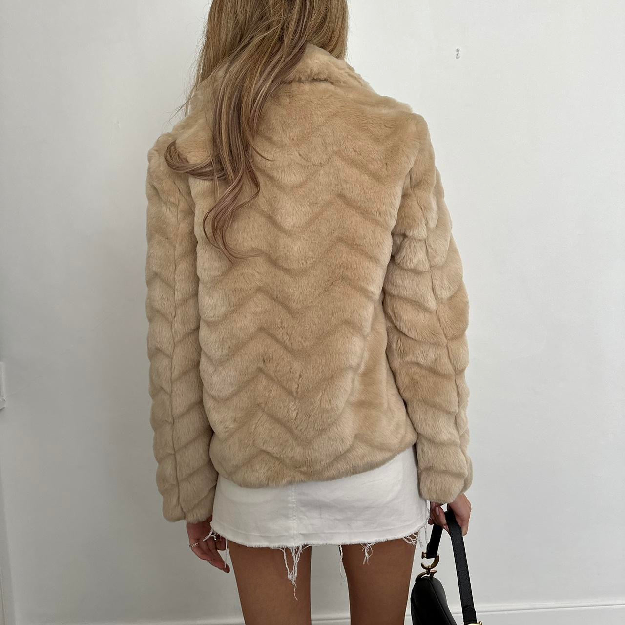 Vintage 2000’s tan faux fur jacket
