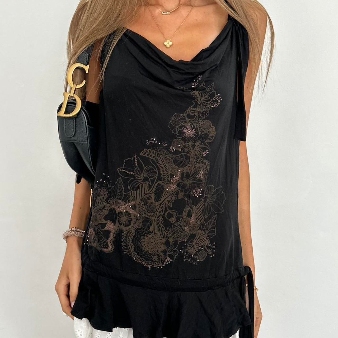 Vintage 2000’s black ruffle graphic top