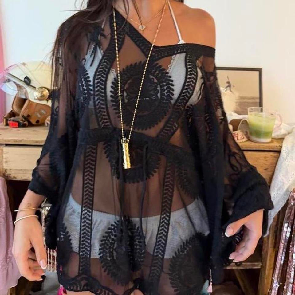 Vintage 00’s black lace boho long sleeve top