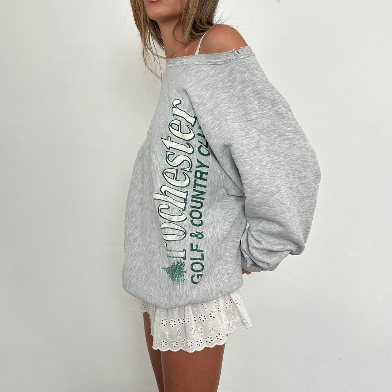 Vintage 90’s distressed country club sweatshirt