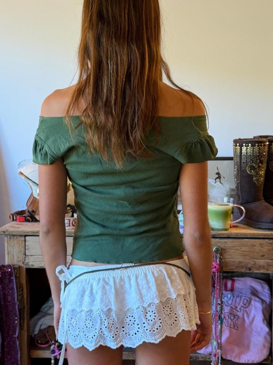 Vintage 00’s off shoulder green graphic top
