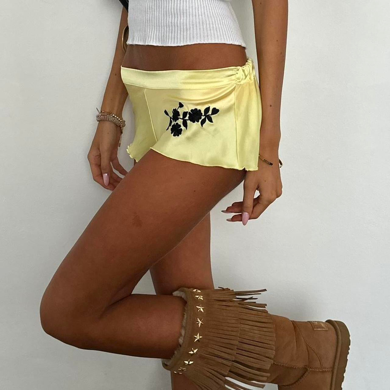 Vintage 00’s yellow mini shorts