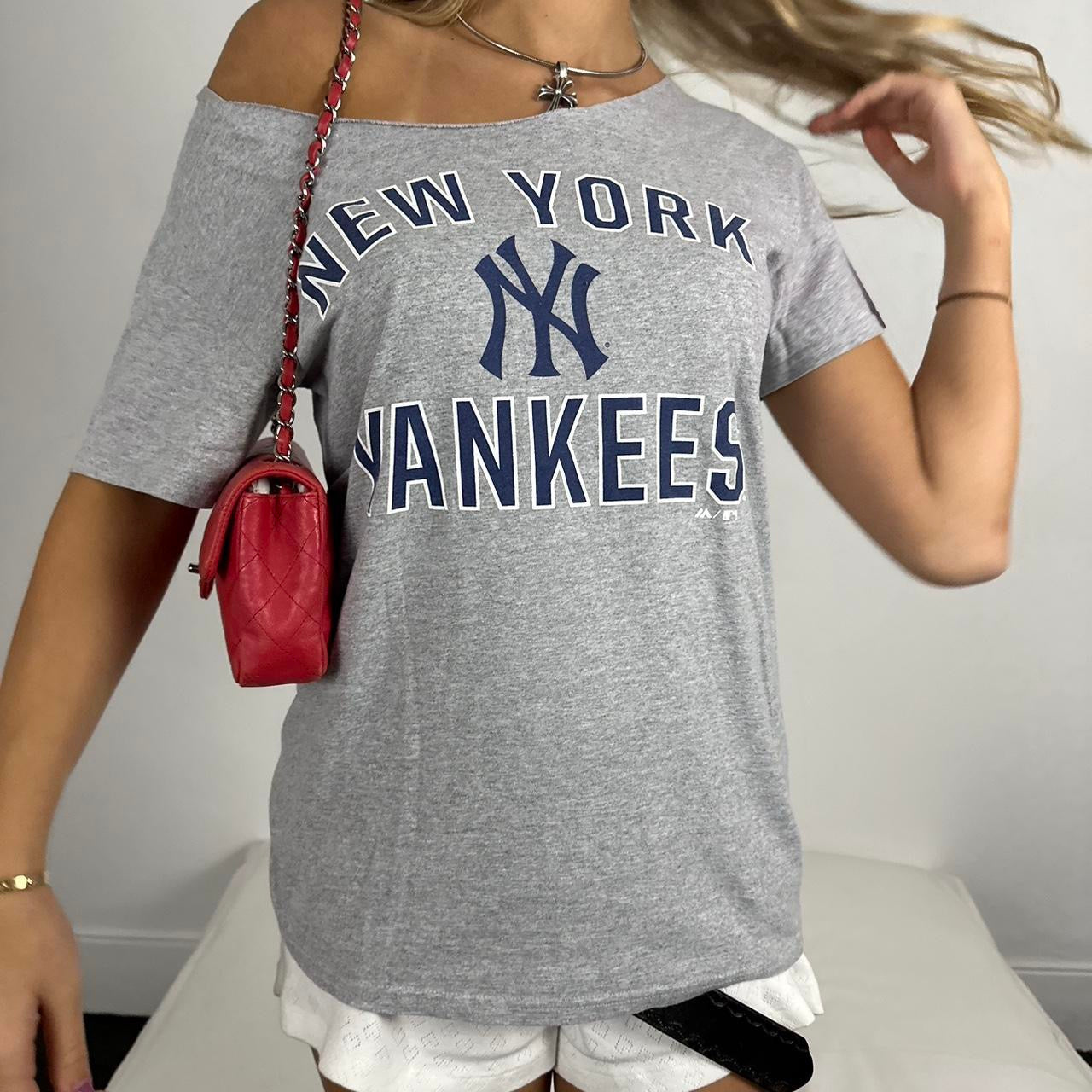 Vintage 90’s New York Yankees off the shoulder tee