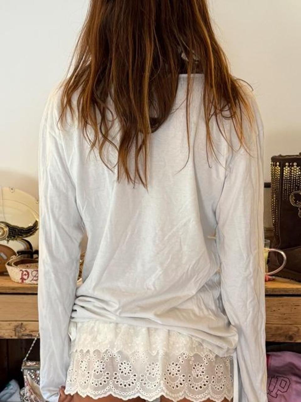 Vintage 00’s Huntington Beach white and pink long sleeve top