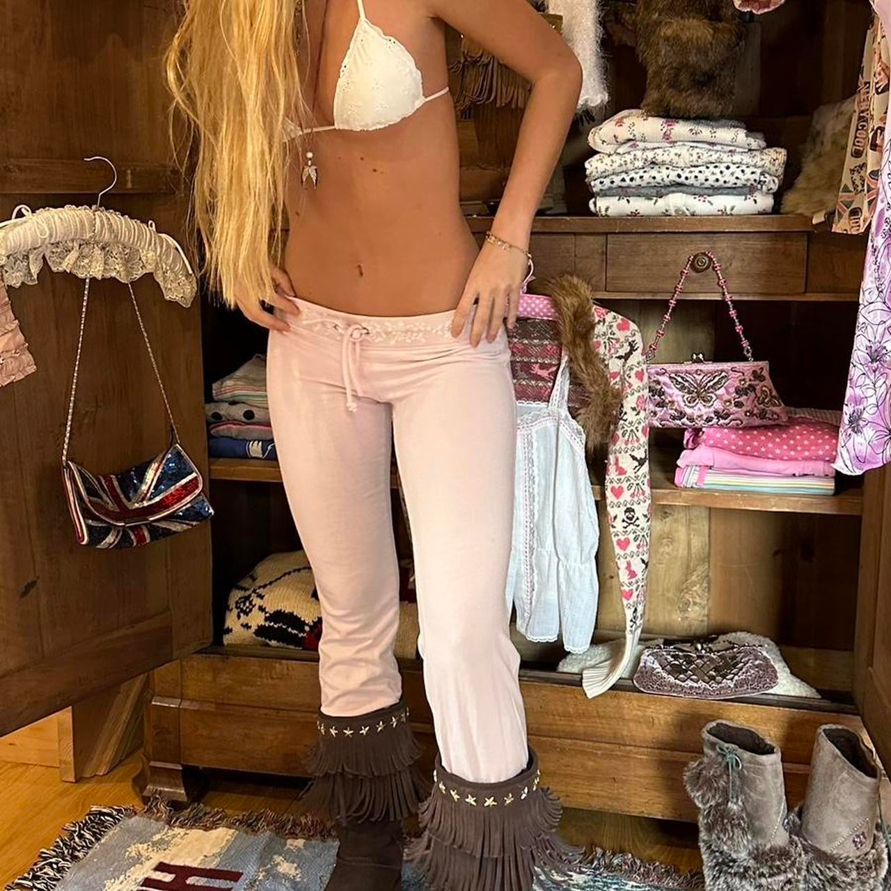 Vintage 2000’s pink capri sweatpants