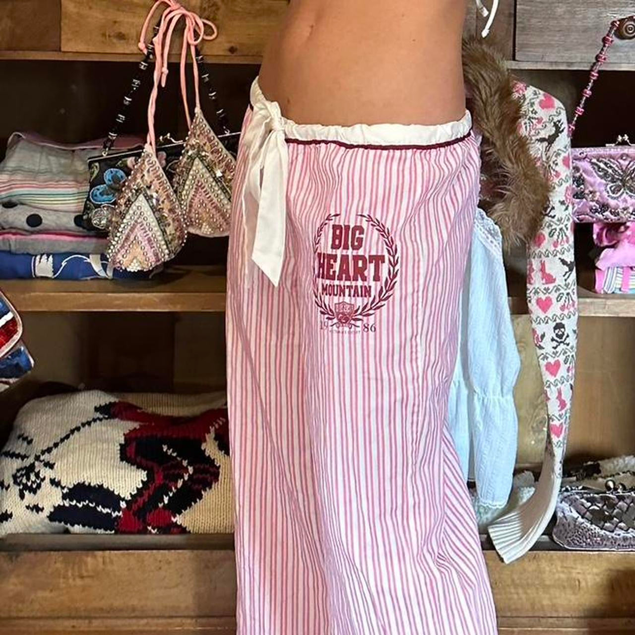 Vintage 2000’s Victorias Secret Big Heart Mountain sweatpants