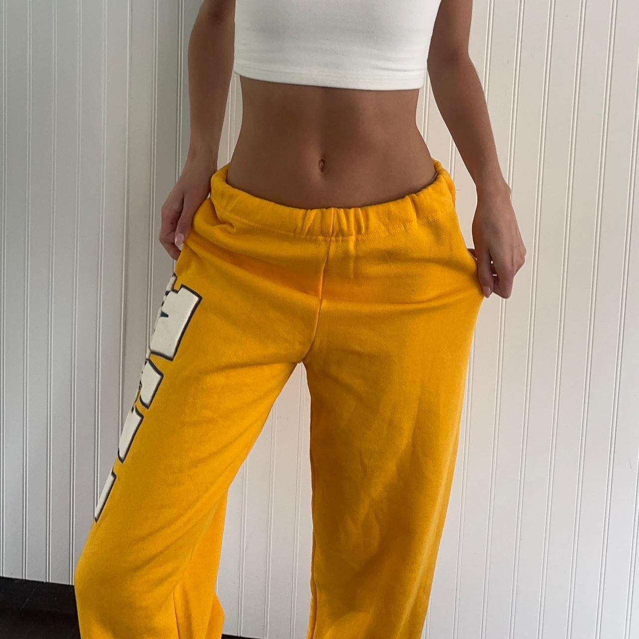 Vintage true 90s New York sweatpants 💛