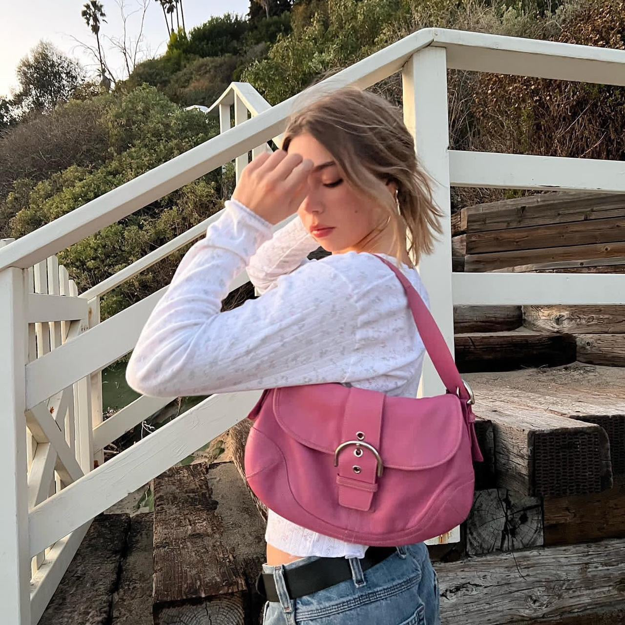 Vintage 90s Coach leather PINK shoulder purse 🎀