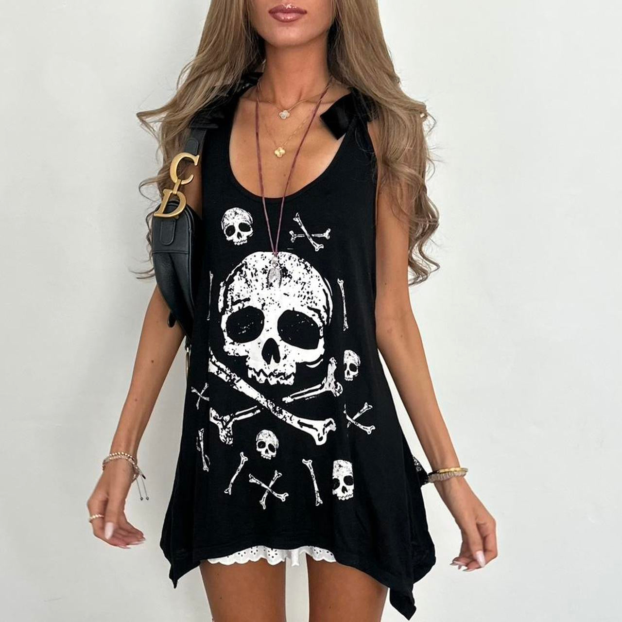 Vintage 00s black skull top
