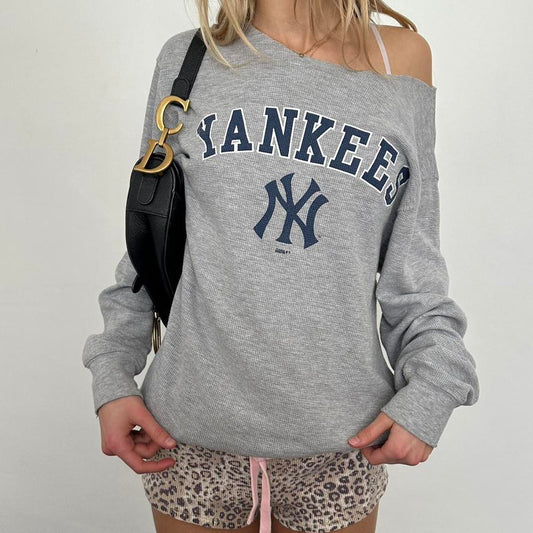 Vintage New York Yankees baseball long sleeve grey top