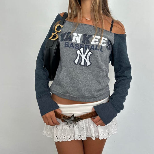 Vintage Yankees off the shoulder sweatshirt 🩷