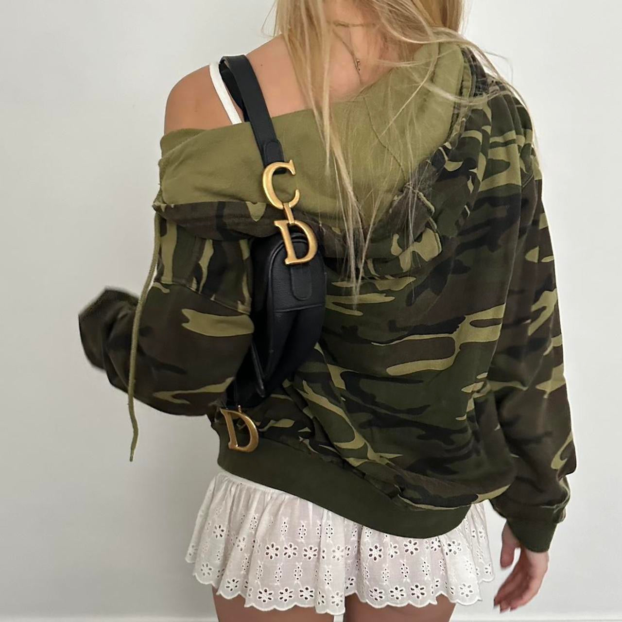 Vintage 2000’s camouflage zip up hoodie