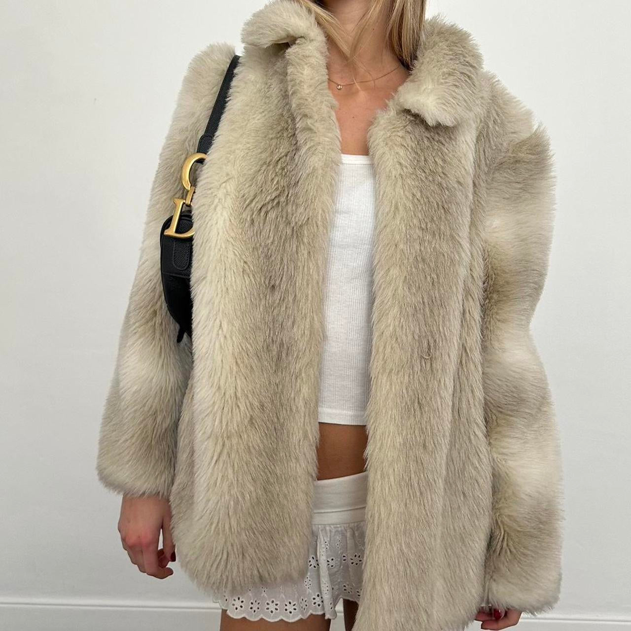 Vintage 2000’s light grey & white faux fur jacket