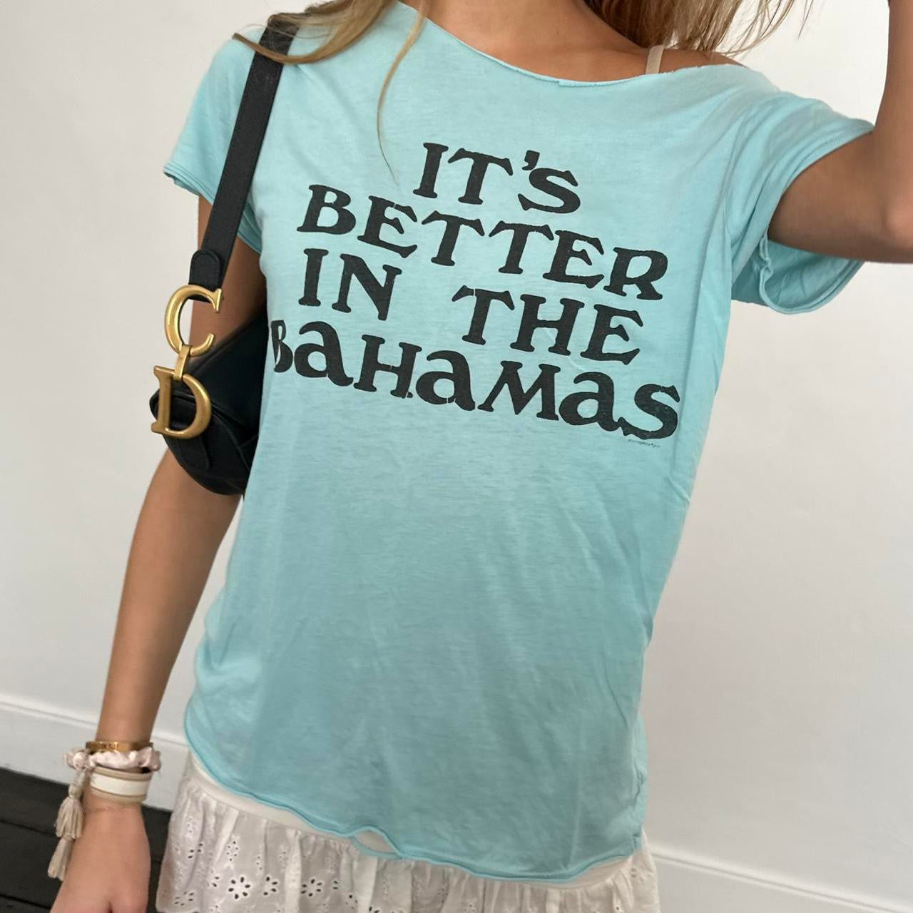 Vintage 2000’s It’s better in the BAHAMAS graphic tee