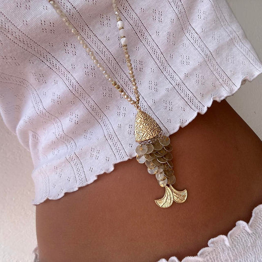 Vintage island sequin fish necklace 🪸