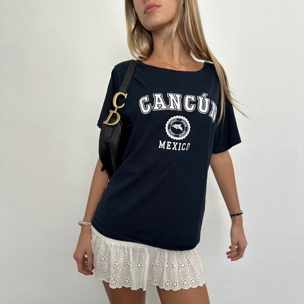 Vintage 90’s Cancún Mexico off the shoulder tee