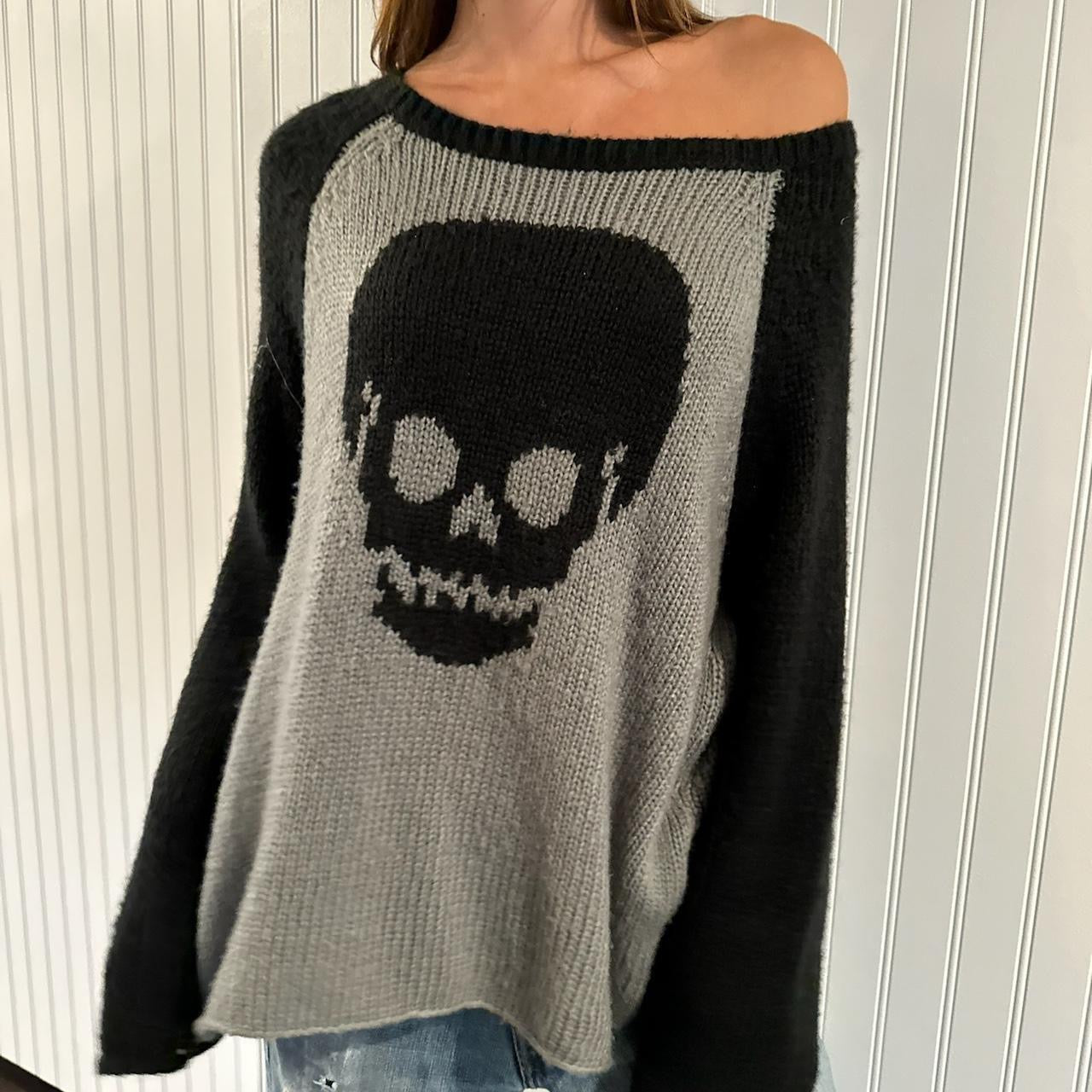 Vintage knitted skull sweater ☠️💗