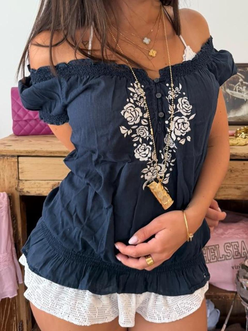 Vintage 00s navy embroidery boho top