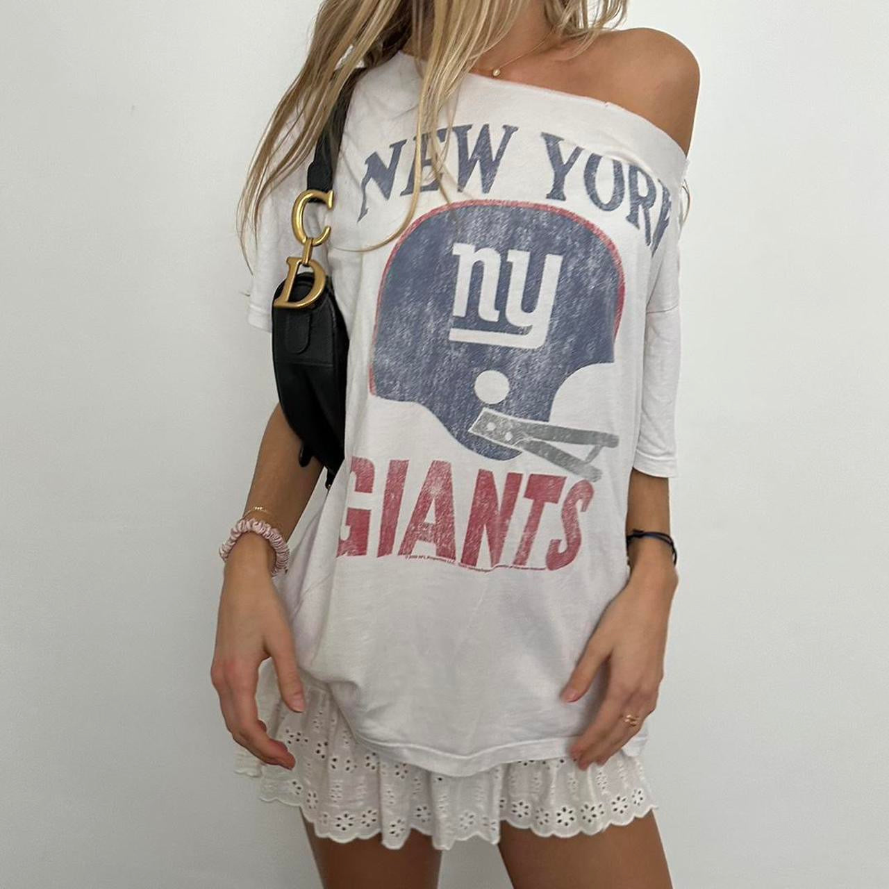 Vintage 90’s New York Giants off the shoulder top 🩷