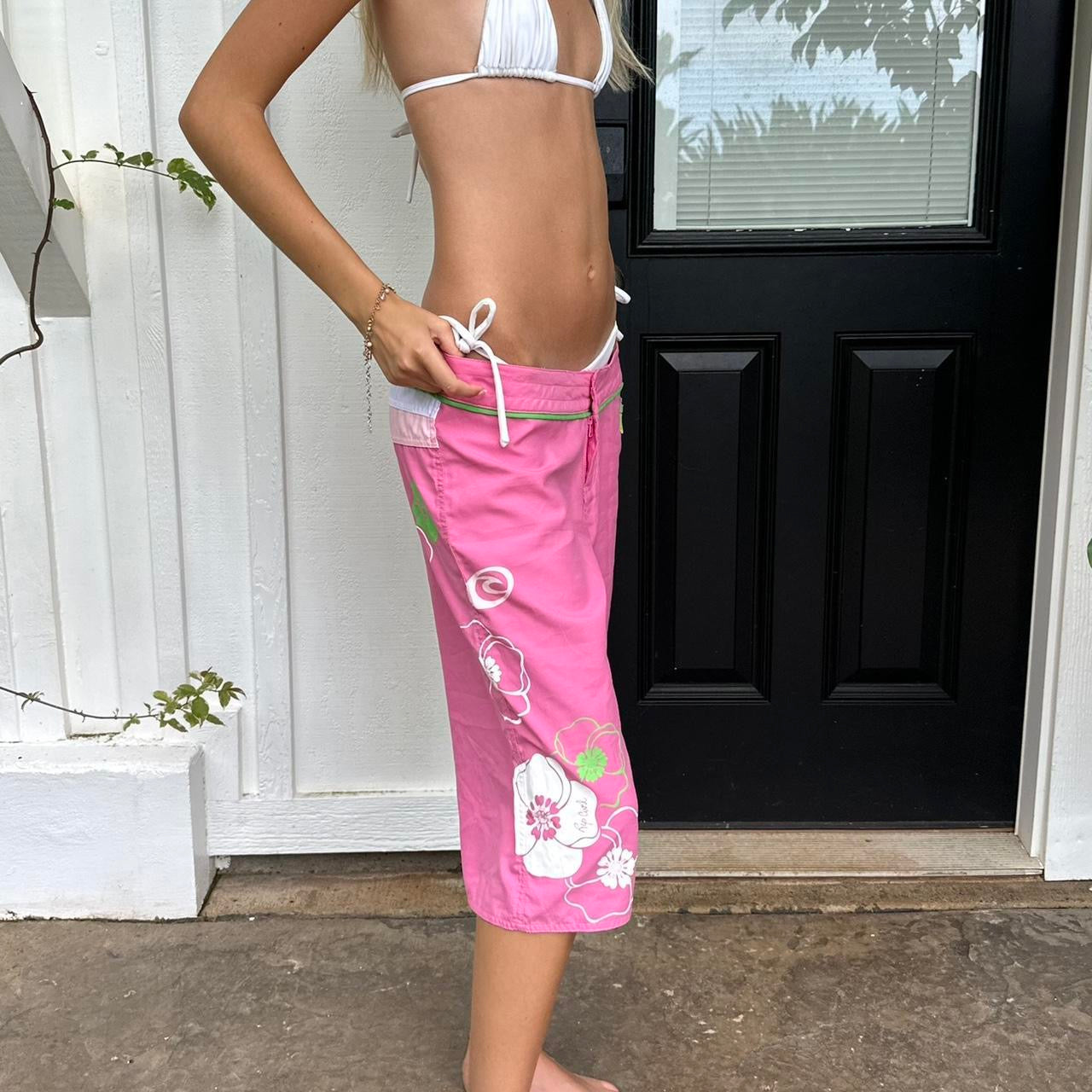Vintage 2000’s surf girl shorts