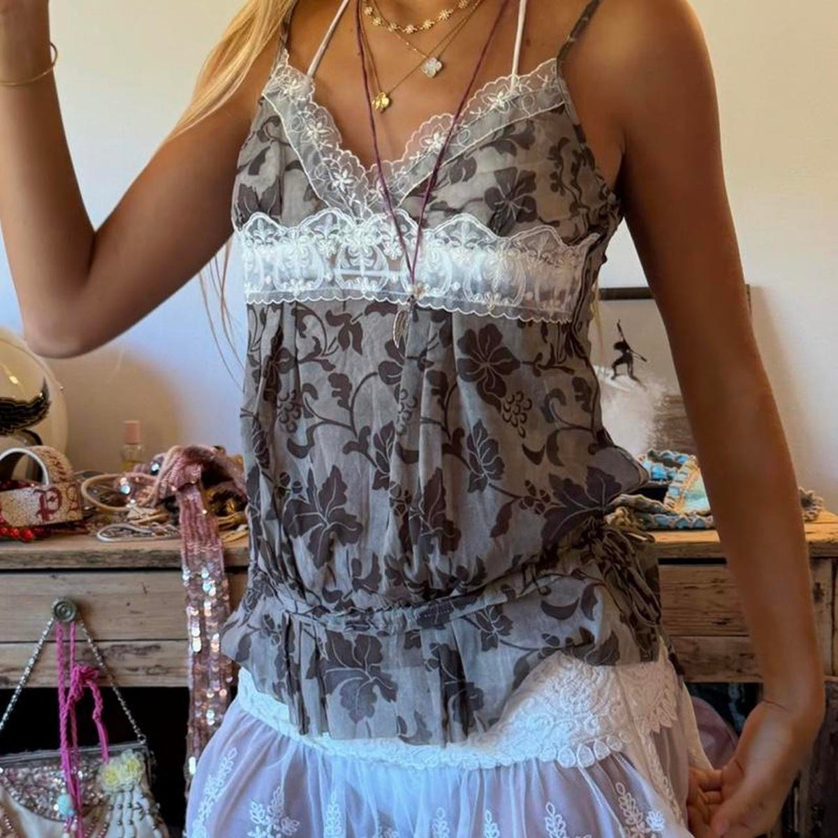Vintage 00s flower lace boho top