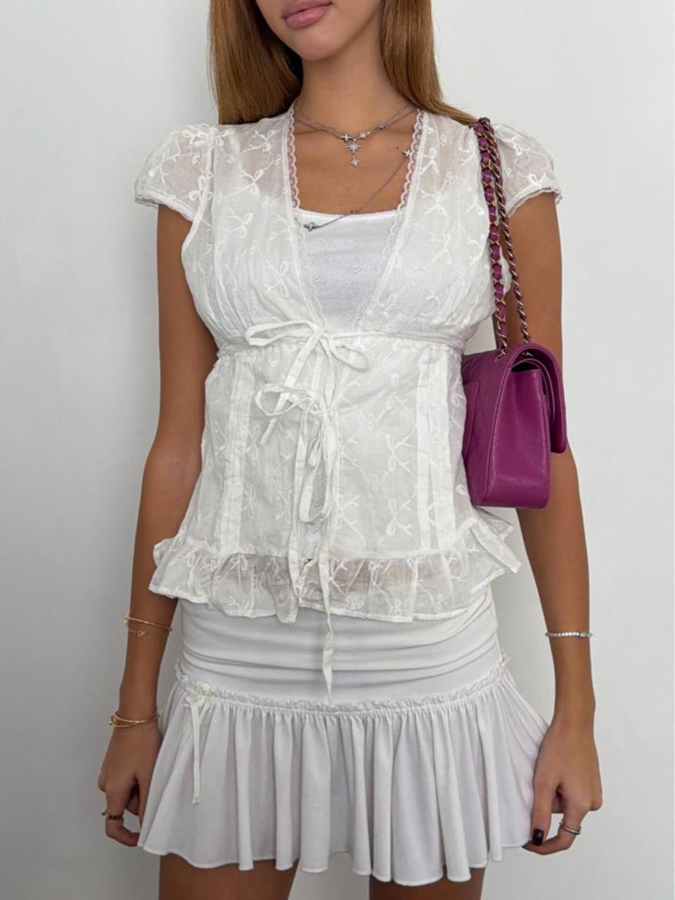 Vintage 00’s white tie up blouse top