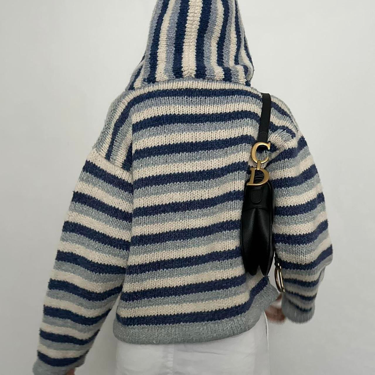 Vintage knitted blue striped zip up jacket 🧺