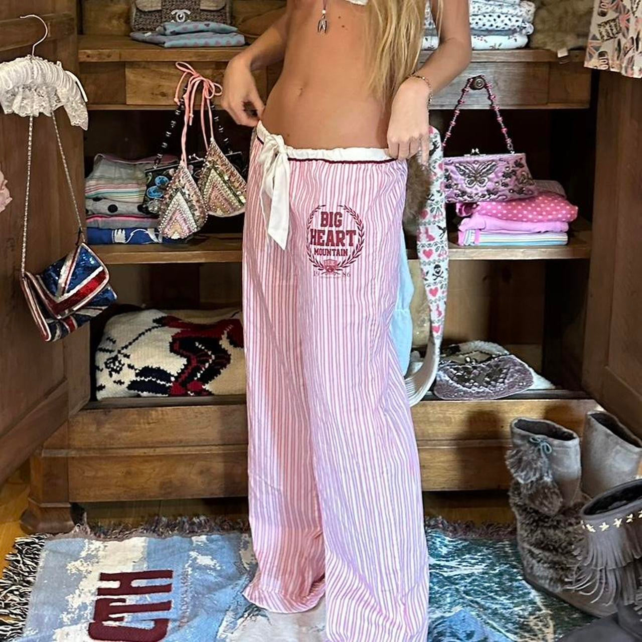 Vintage 2000’s Victorias Secret Big Heart Mountain sweatpants