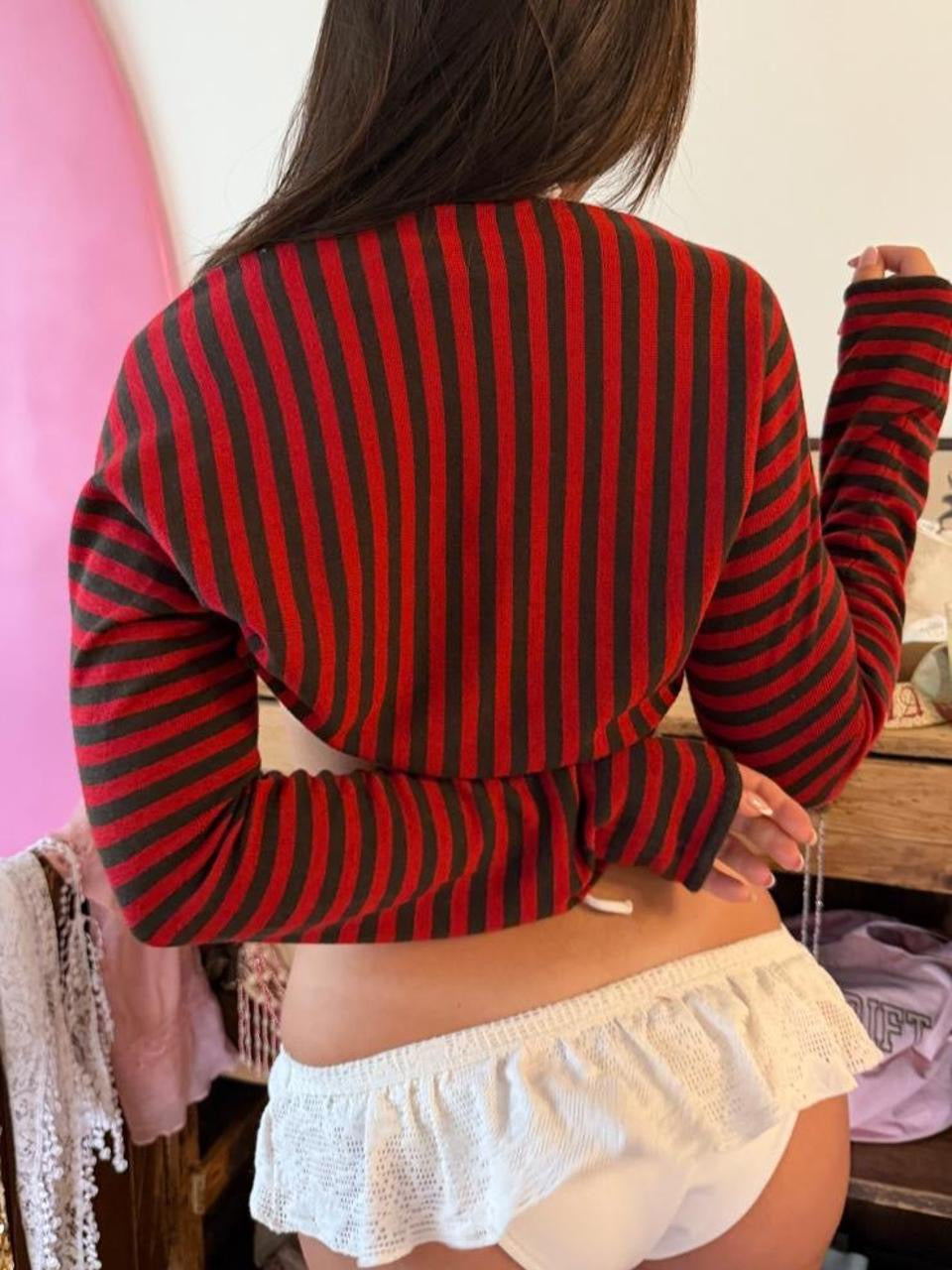 Vintage 00’s striped red long sleeve cardigan top