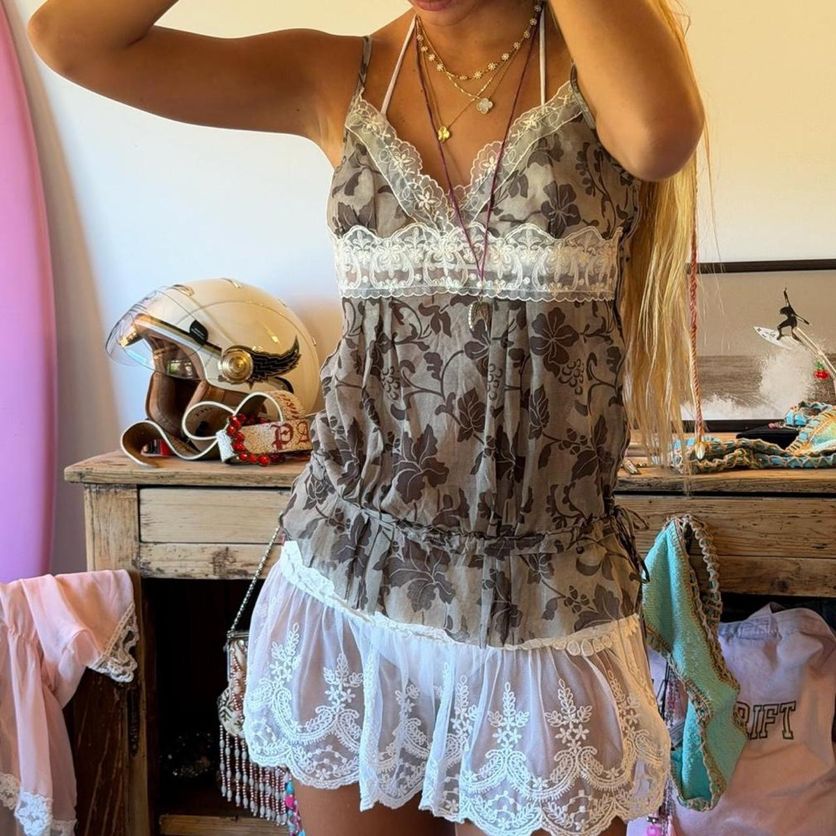 Vintage 00s flower lace boho top