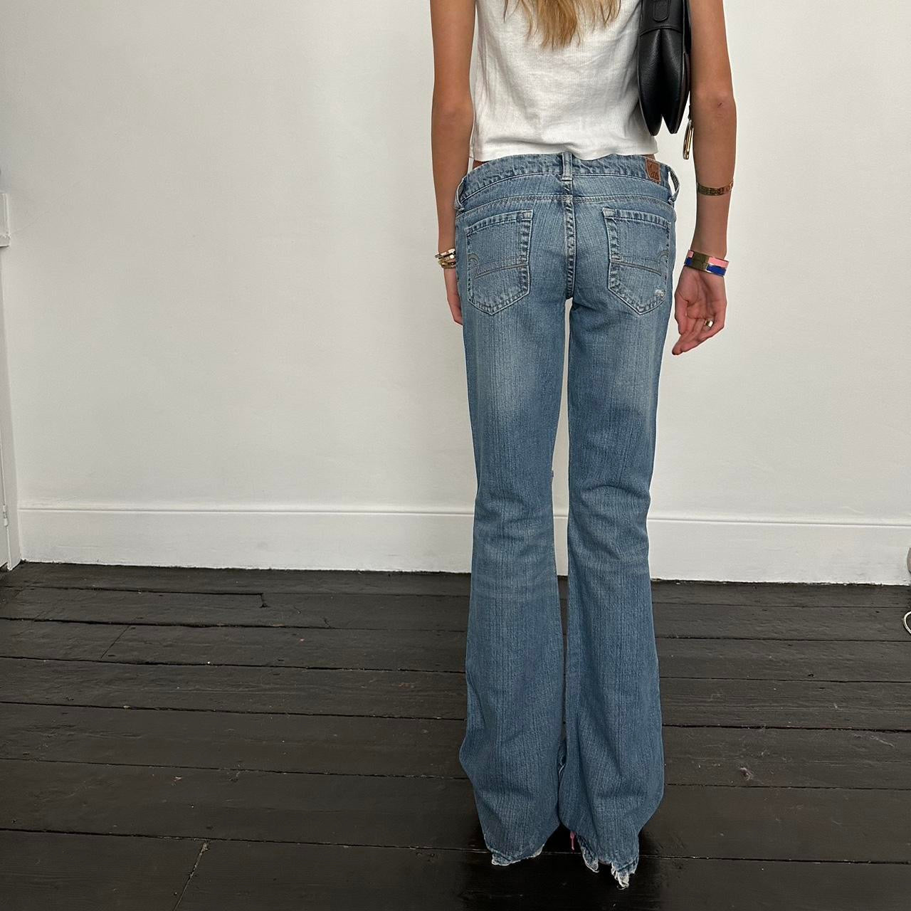 Vintage 2000’s blue distressed jeans