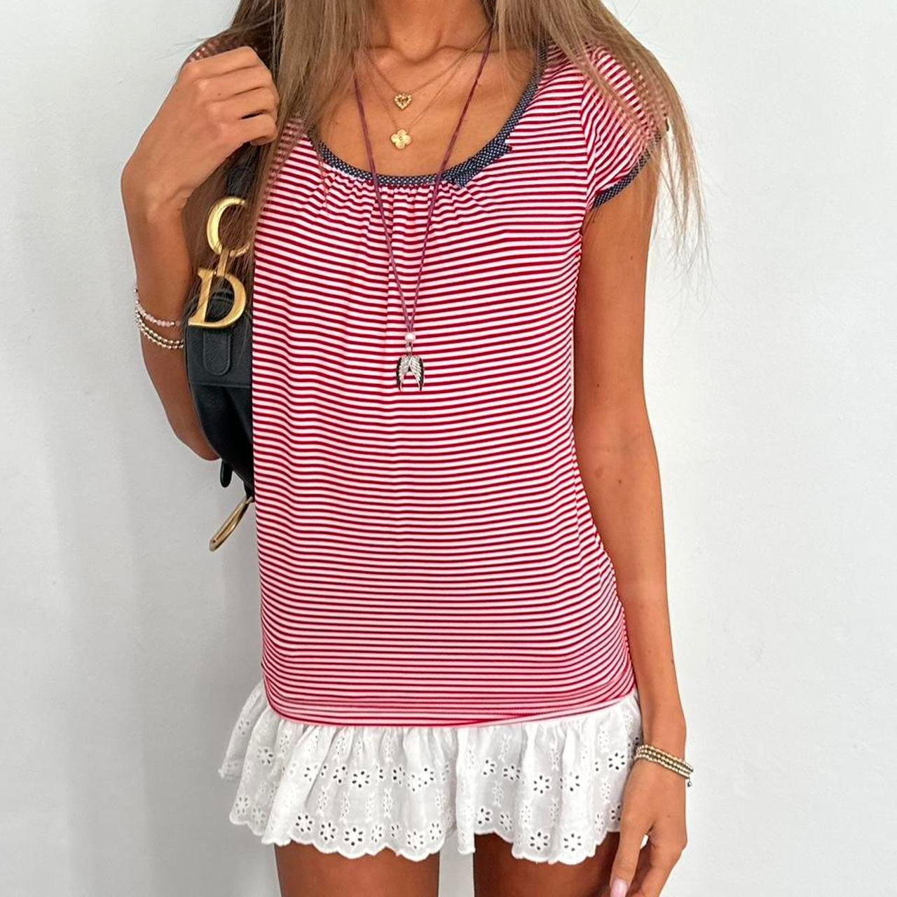 Vintage 2000’s striped red top