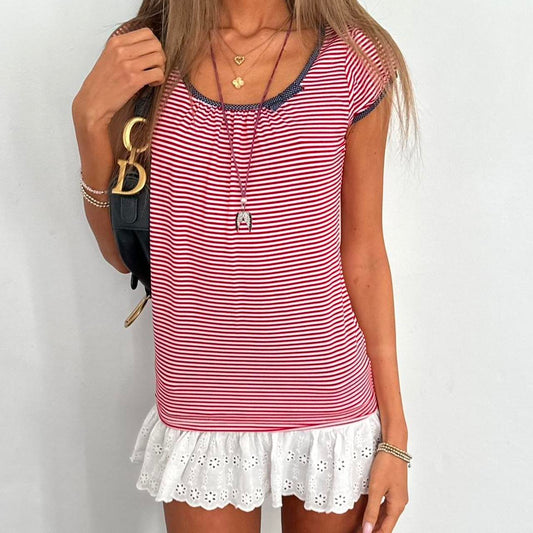 Vintage 2000’s striped red top