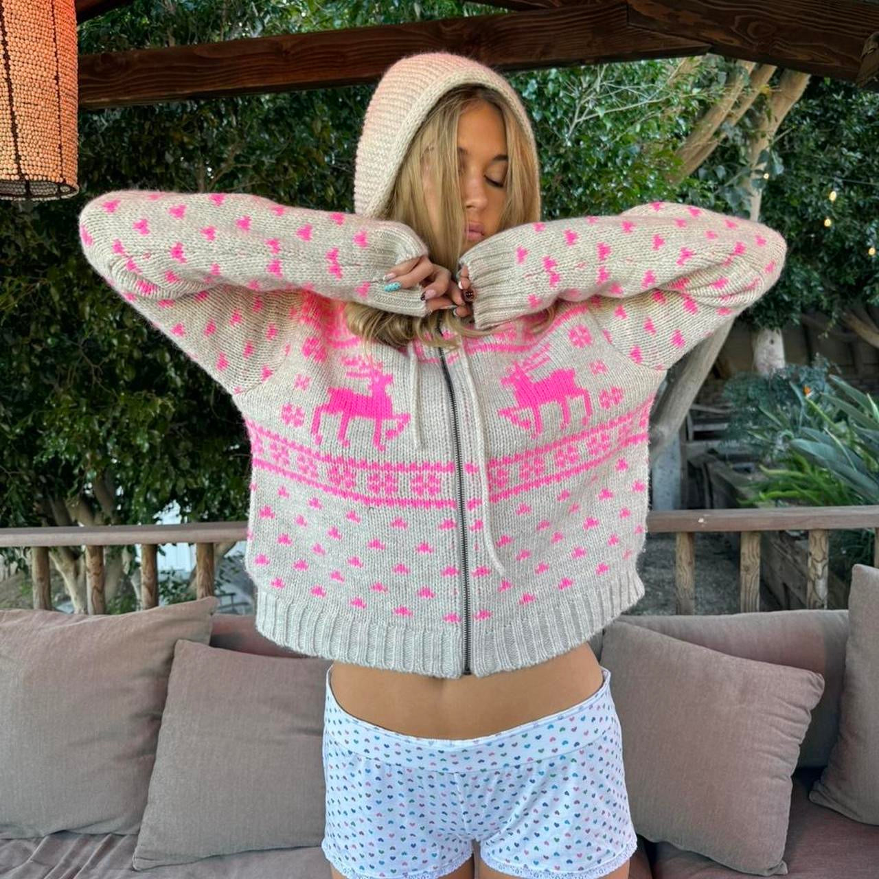 Vintage 2000’s pink deer holiday knit hoodie