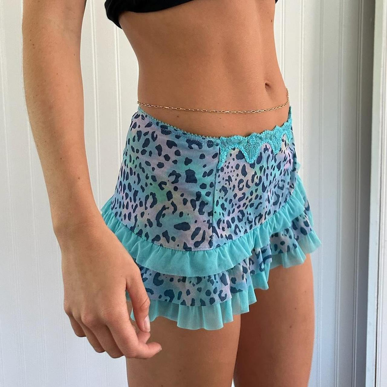 Vintage early 2000s animal print mini skirt blue