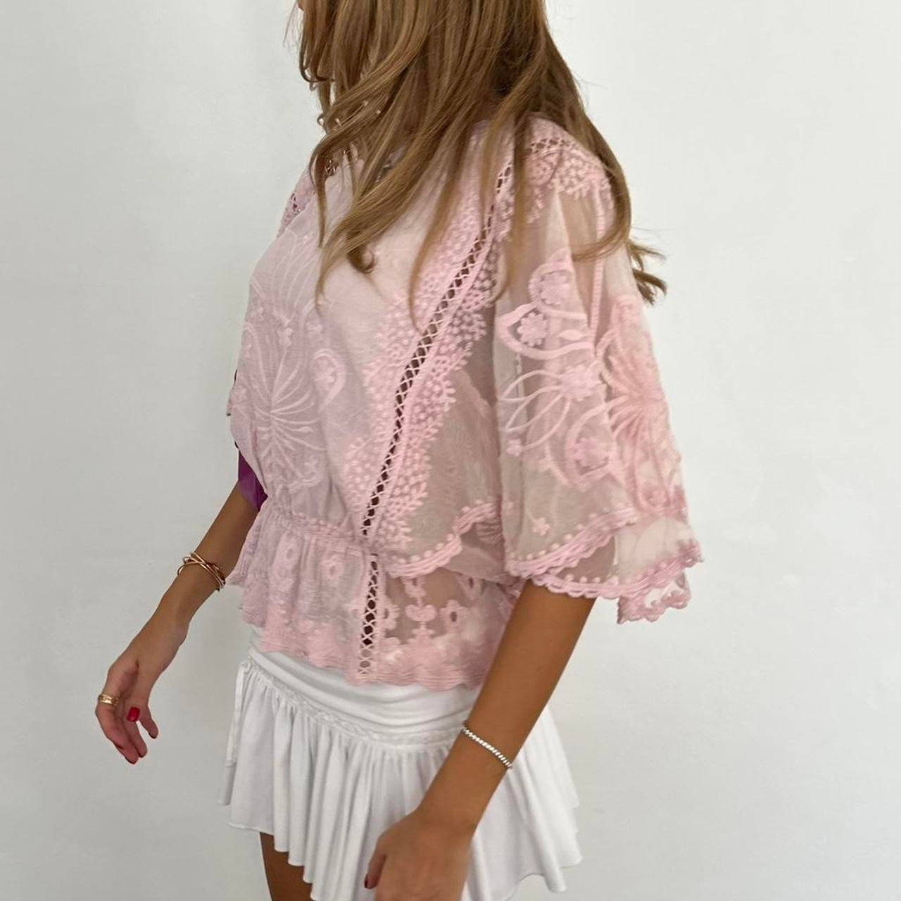 Vintage 00s pink boho lace top