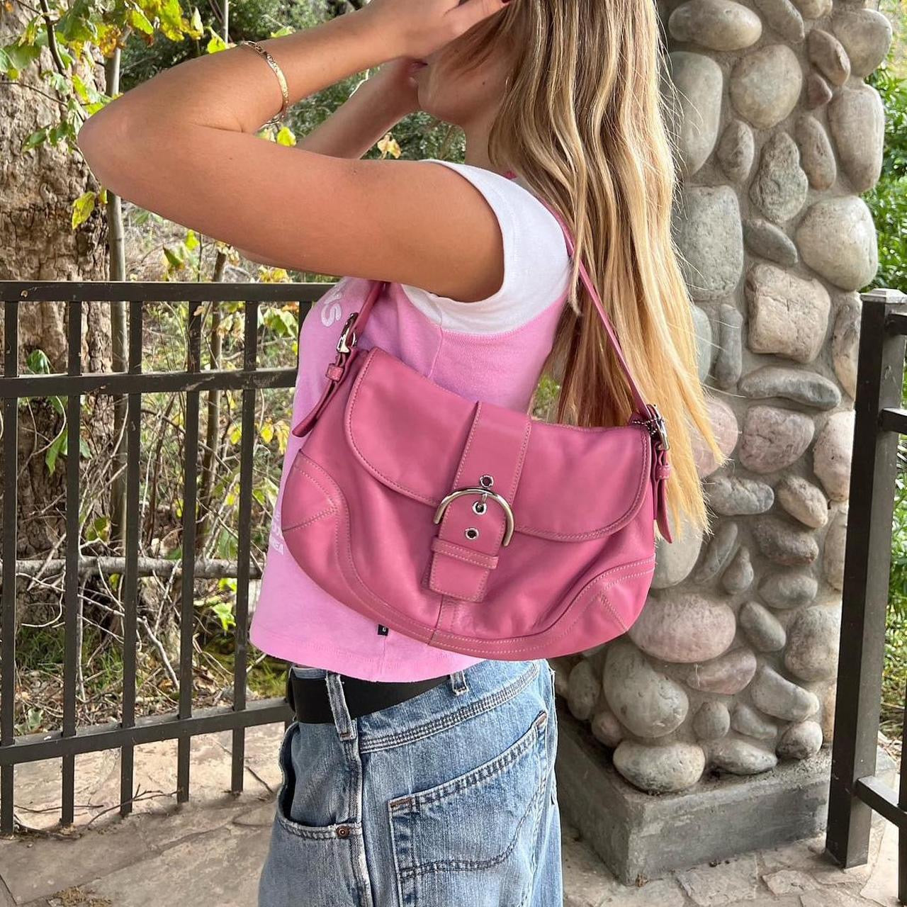 Vintage 90s Coach leather PINK shoulder purse 🎀