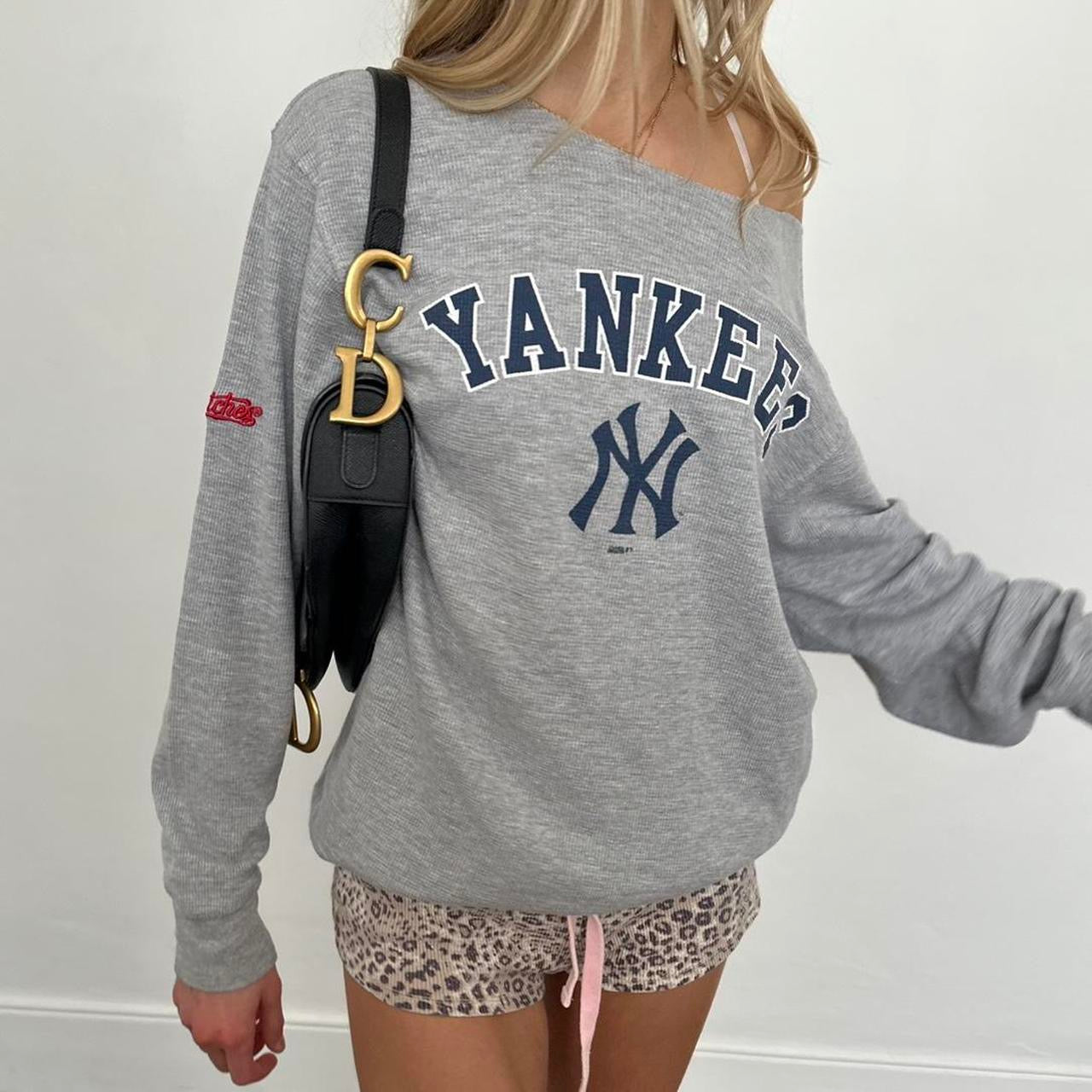 Vintage New York Yankees baseball long sleeve grey top