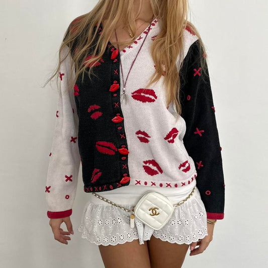 Vintage 90’s embroidered lips cardigan